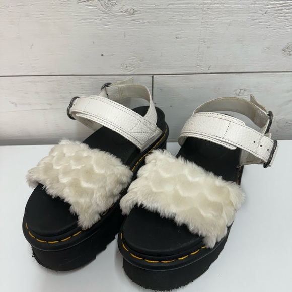 Dr Martens White Voss Quad Fluffy Sandals Sz 8 - Picture 3 of 9